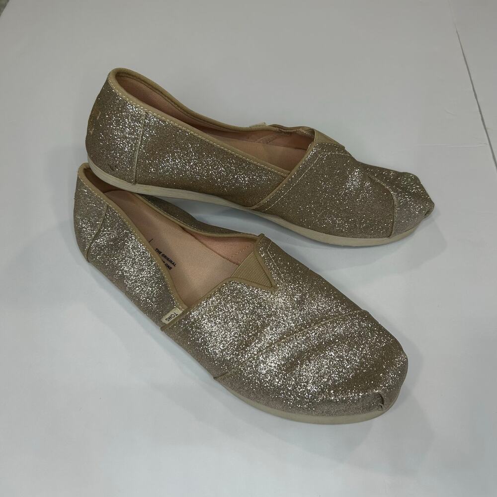 TOMS Alpargata Women’s slip on in Gold Champagne color way. size 9.